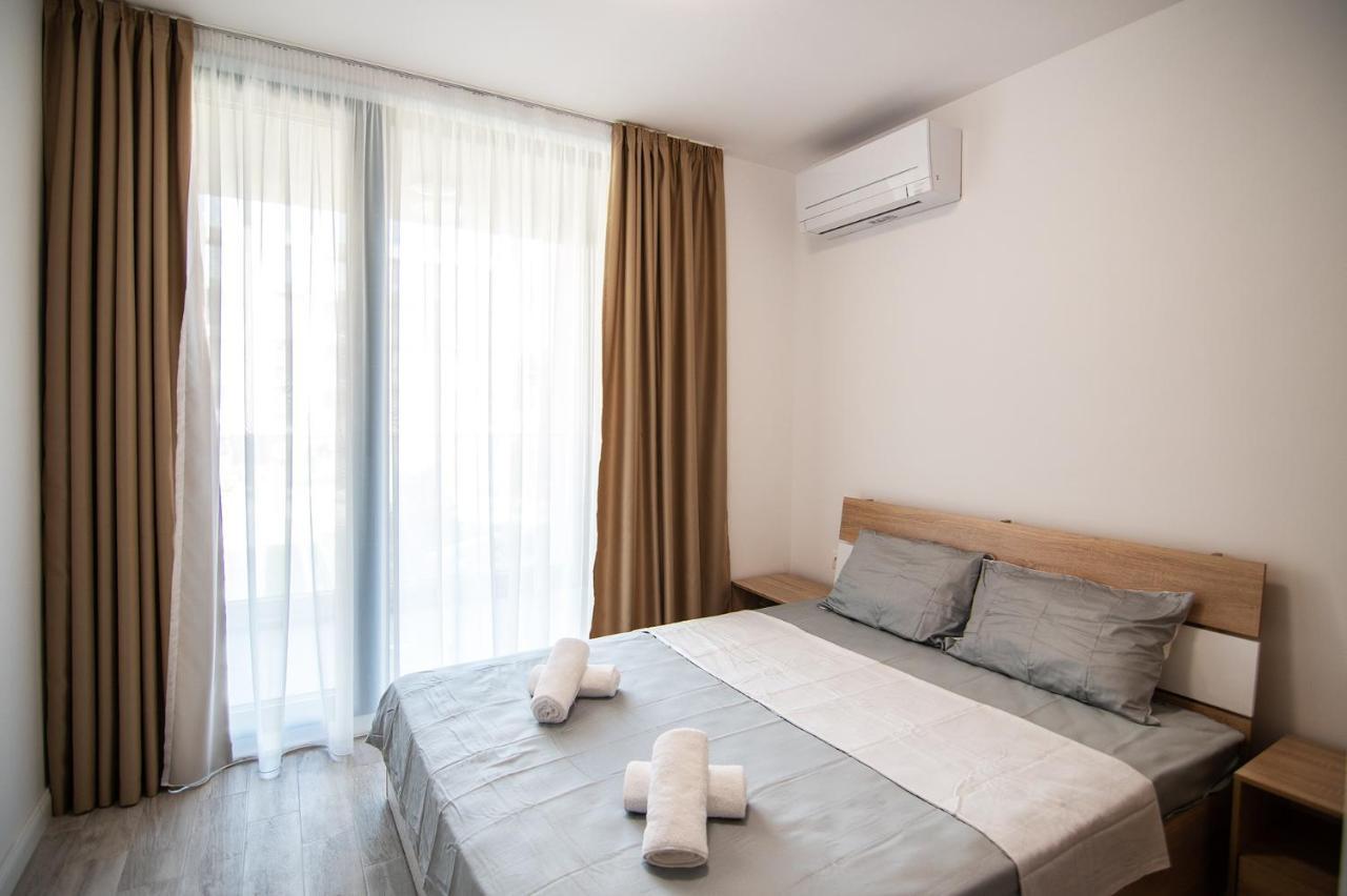 Sea Flats With Parking And Pool In Azur Residence Saints Constantine and Helena Ngoại thất bức ảnh